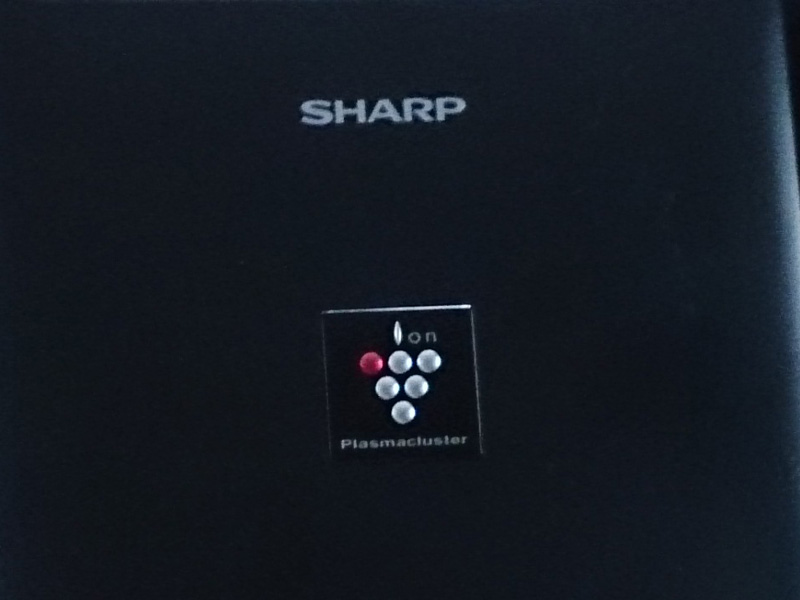 SHARPとプラズマクラスターのロゴ