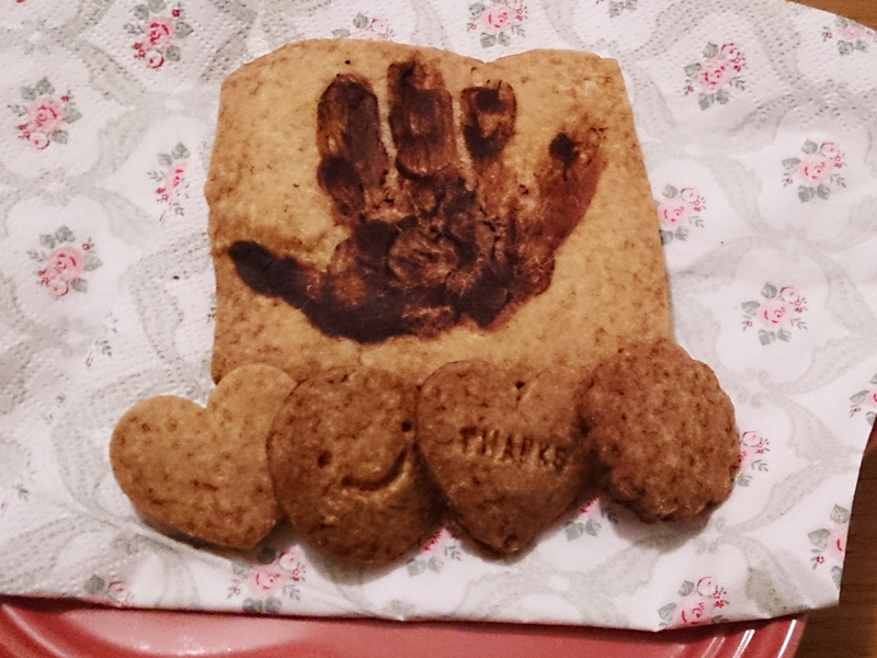妻と子供からの手作りクッキー